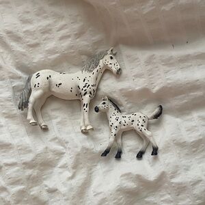 Schleich family set of 2 horses